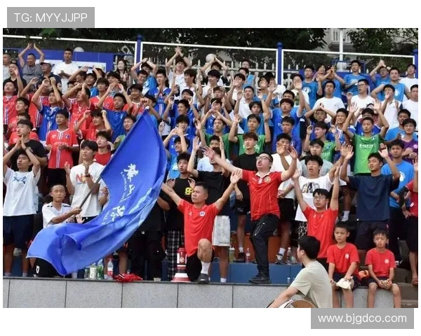 中国队鏖战韩国队激荡绿茵赛场再燃世界杯晋级希望