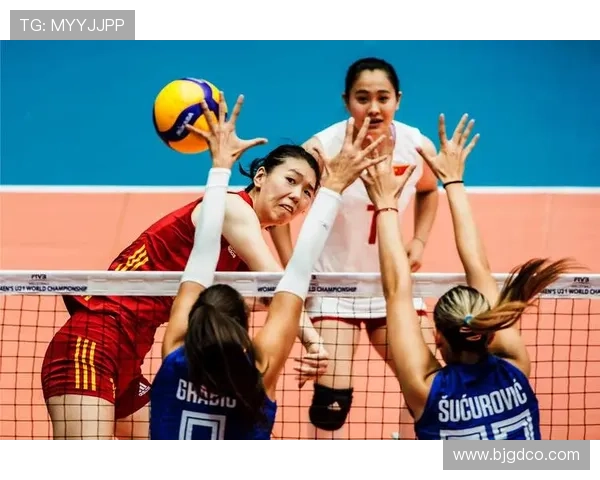 中国女排逆袭战胜巴西夺冠创历史 激动庆祝展现团队精神